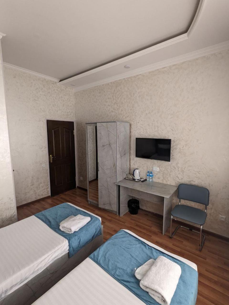 Art Inn Hotel Tasjkent Buitenkant foto
